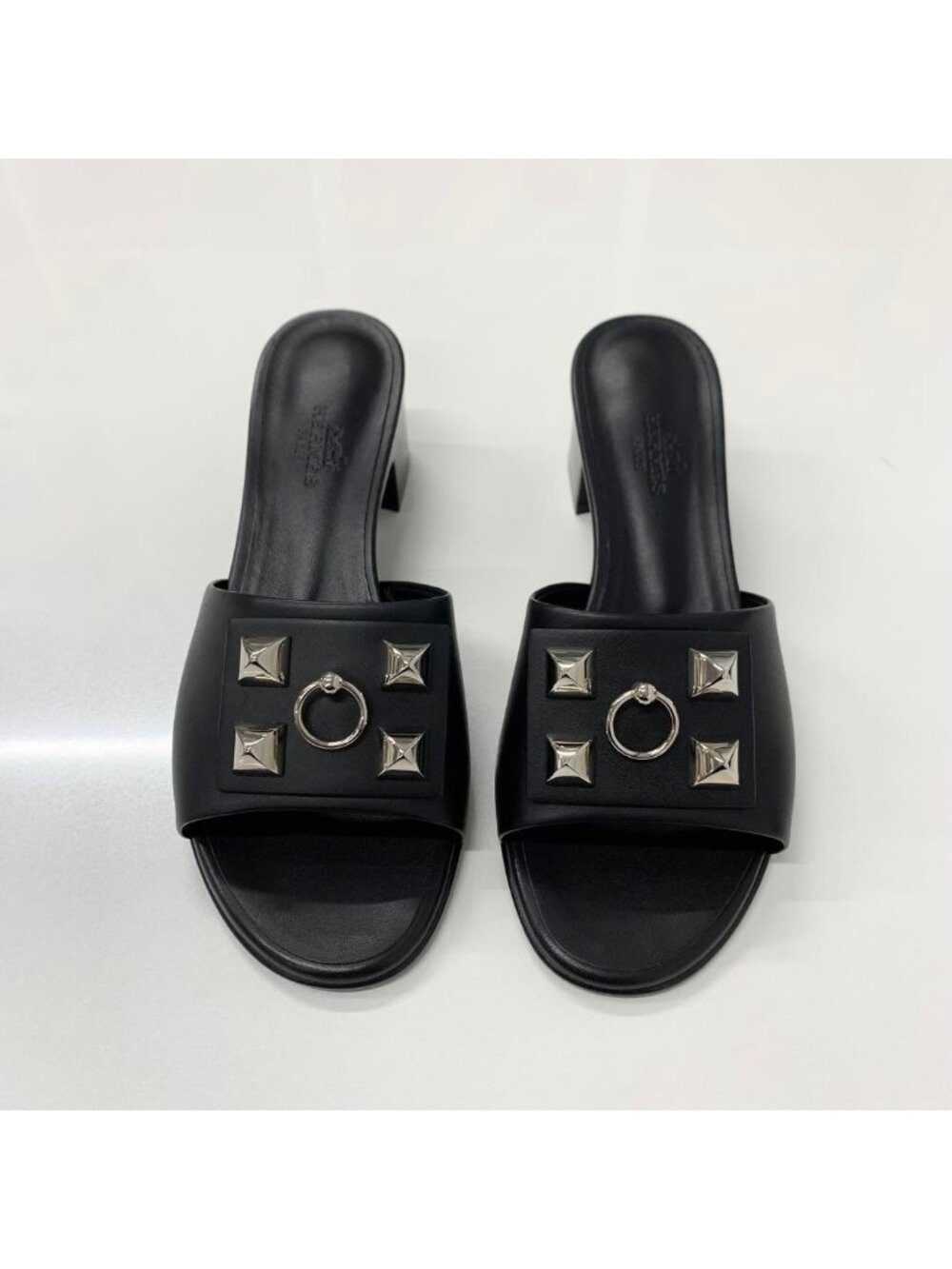 Hermes Dreamy Leather Collier Chien Sandals Black - Picture 2 of 10